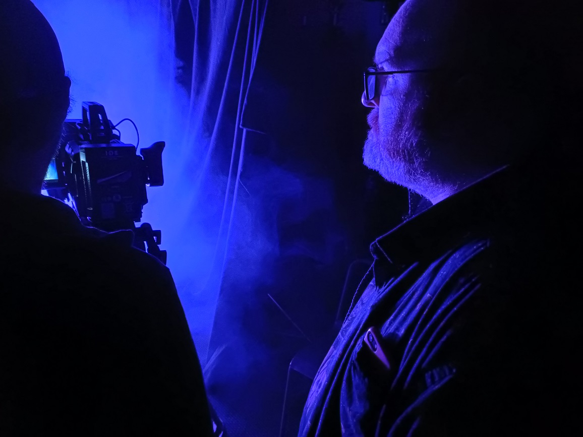 Nathan Head doubling as The Mogern's forearm in the original ending